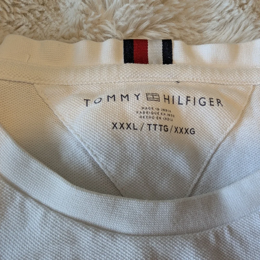 Tommy Hilfiger White Short Sleeve Tee - Picture 7 of 7